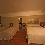 Hotel International Airport 4*