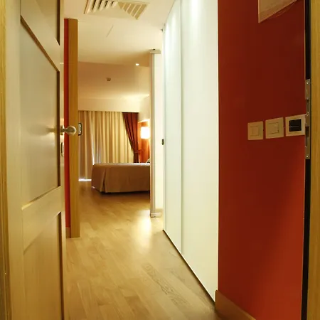 Ξενοδοχείο International Airport 4*