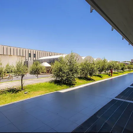 International Airport Ξενοδοχείο Κατάνια