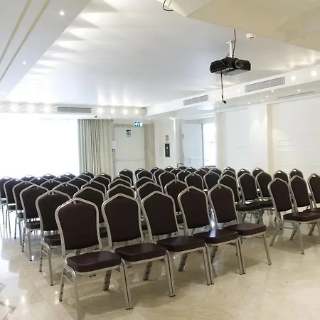Hotel International Airport 4*