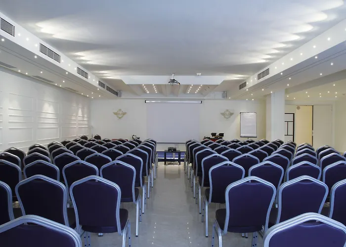 International Airport Szálloda 4*